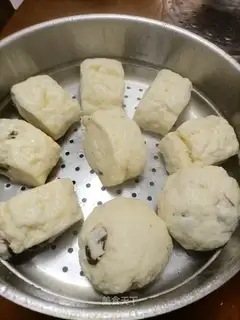 raisin milk buns