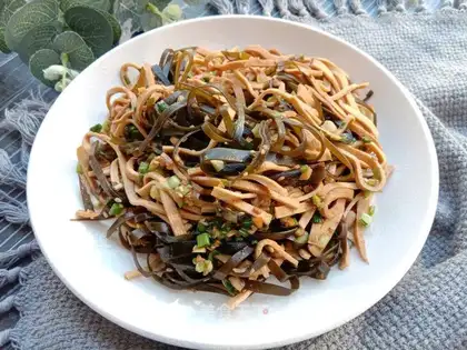 Thousands of fried sea ribbons