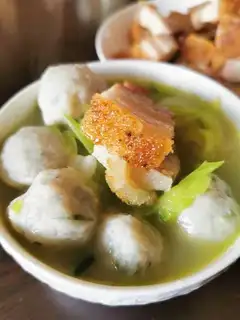 Blue carrot fishball soup