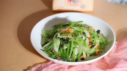 Celery fried meat