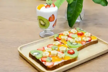 Sour cream toast