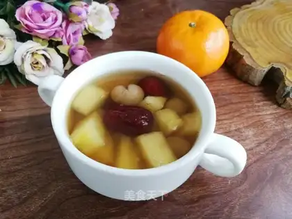 Red-tree apple cinnamon tea
