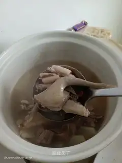 Doves dry squid radish soup