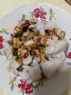 Sour spicy fish with golden needle mushrooms