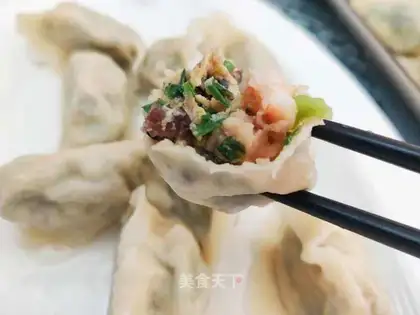 Pork cuisine, three fresh dumplings
