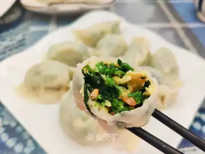 Spinach egg dumplings