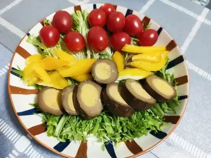 A halogen berries salad
