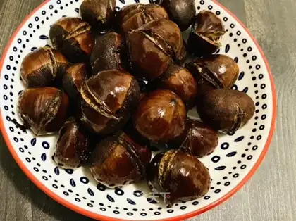 Chestnuts with sugar in the oven