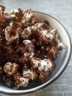 Chocolate popcorn