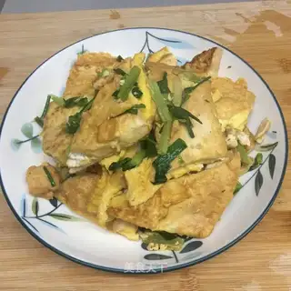 Eggs are fried tofu