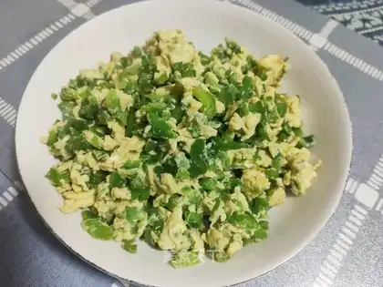 Pyramid fried eggs
