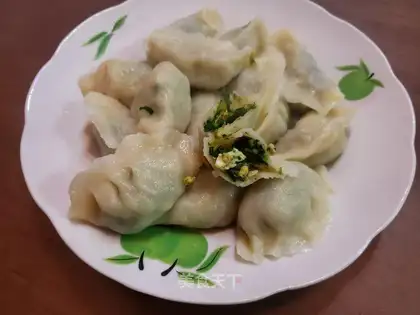 Spinach egg dumplings