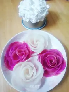 Roses with white carrots