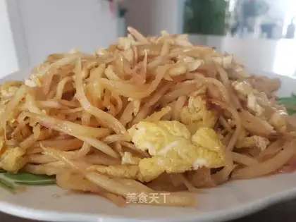 Red radish fried eggs