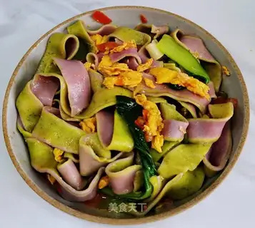 Tomato egg rainbow noodles