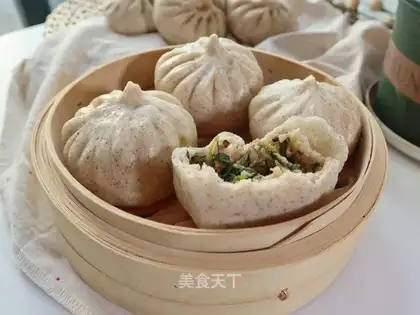 Black rye mushroom buns