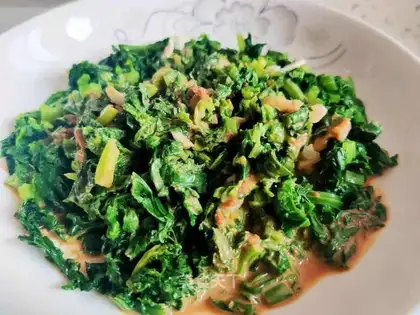 Sesame sauce, garlic, celery leaves