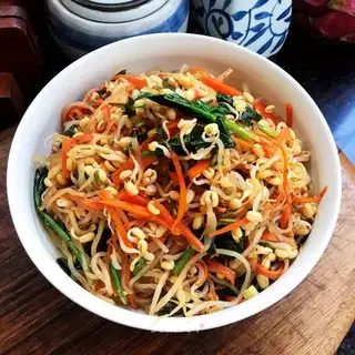 Powdered bean sprouts