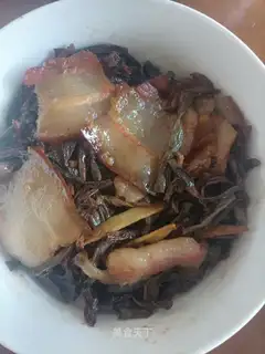 The gravy's dry beans