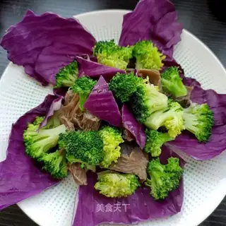 The broccoli sauce, the heart
