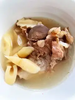 The salted meat is the bone soup