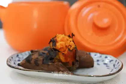A casserole roasted potatoes