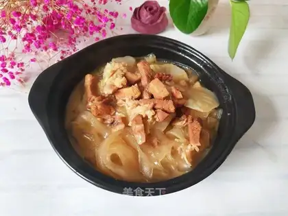 The big cabbage pork stew