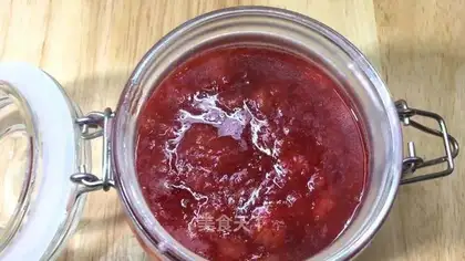Homemade strawberry sauce