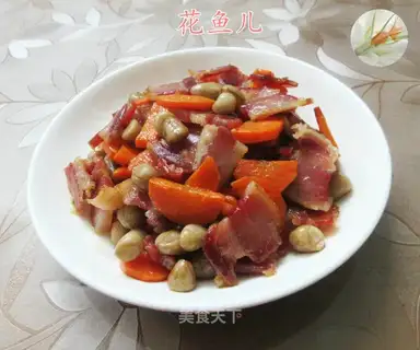 Peanut, carrot, fragrance