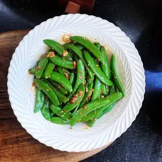 Garlic sweet peas