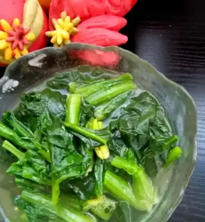 Pigeon spinach
