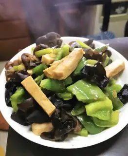 The lantern, black-mucked meat