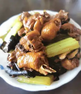 The chicken leg of the red fungus