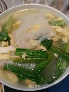 Eggs and gold noodles
