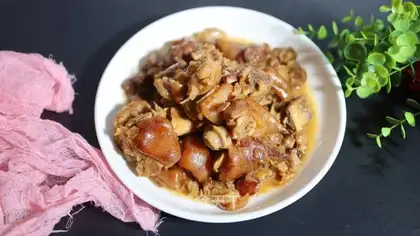 Red burning of pigs' feet