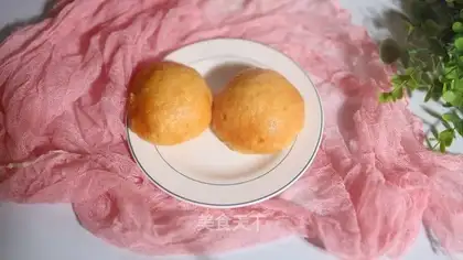 Carrot buns