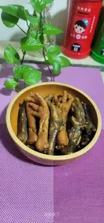 Soy sauce chicken feet