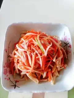 A cold carrot mustard head