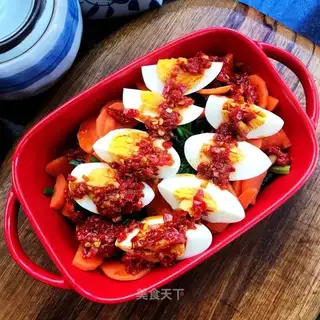 Garlic sauce and eggs