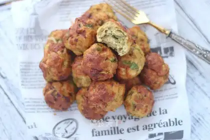 Low-carat curry chicken tofuballs