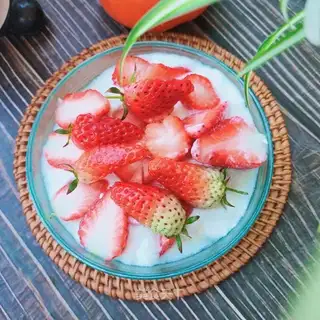 Strawberry yogurt