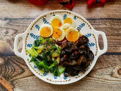 Burgundy with eggs