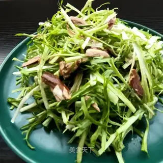 A quail with a chrysanthemum