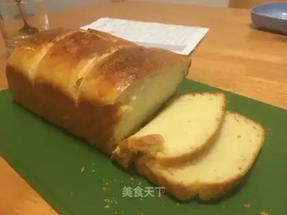 Light cream toast