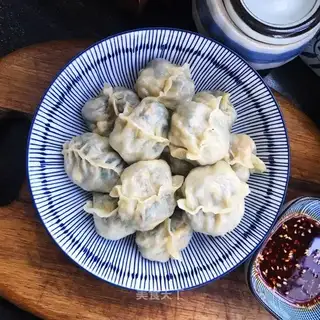 Spinach powdered dumplings