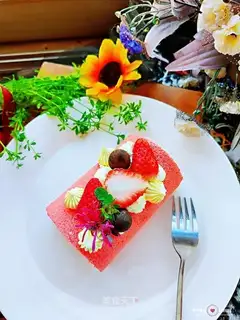 Red velvet cream cake