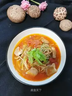 Tomato color. Noodles