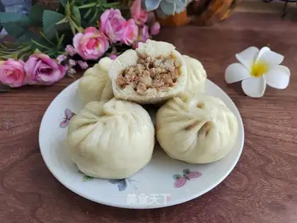 Potato sauce buns