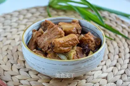 Soy sauce broth ribs