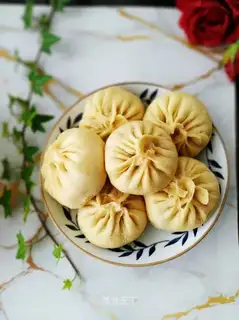 White pasta corn radish buns